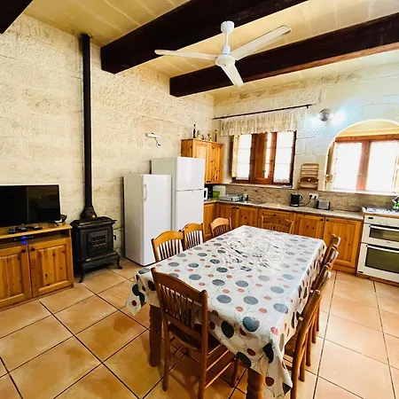 Tatil Evi 4 Bedroom With Private Pool In Gozo Xagħra