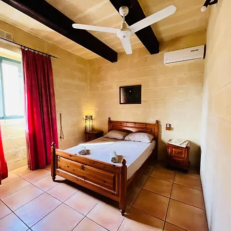 Semesterbostad 4 Bedroom With Private Pool In Gozo *