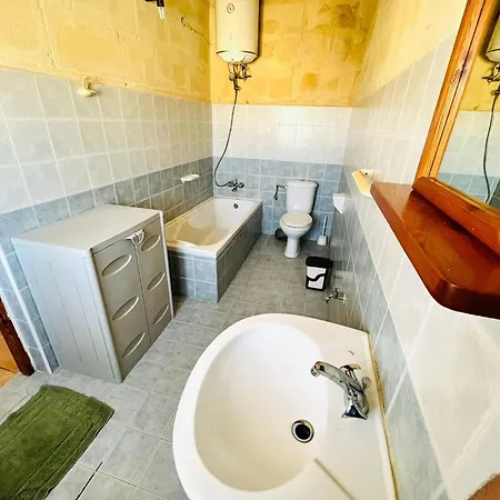 4 Bedroom With Private Pool In Gozo Tatil Evi Xagħra